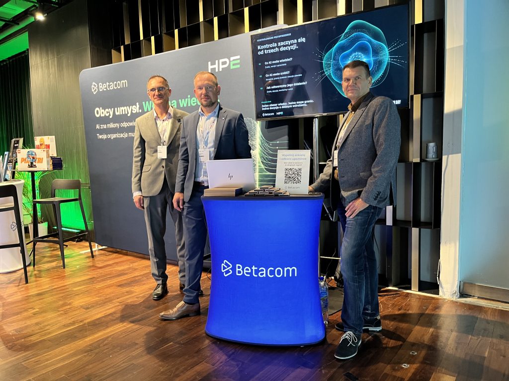 Zespół Betacom przy stanowisku poświęconym AI i wiedzy organizacji